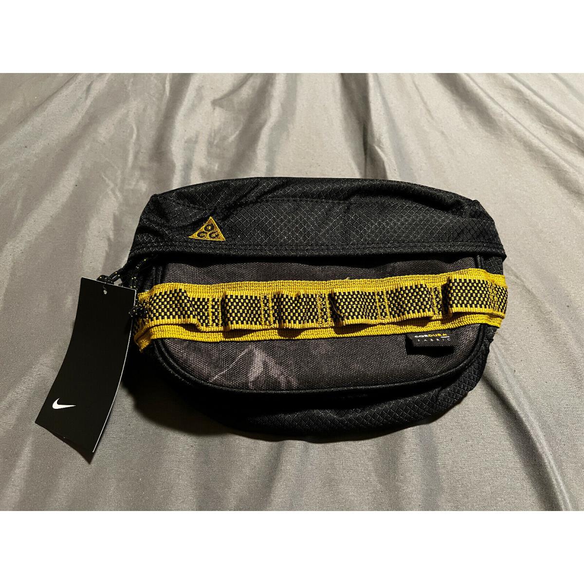 nike acg crossbody bag