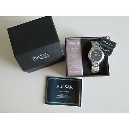 Men`s Pulsar Seiko Stainless Steel Water Resistant Wristwatch with Box