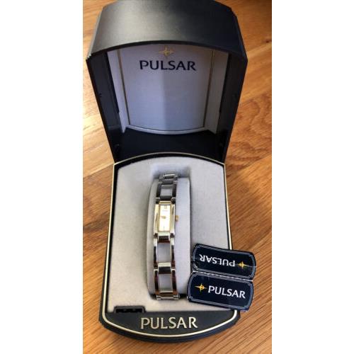 Pulsar Women`s PEX491 Mineral Crystal Dial Watch Older Stock