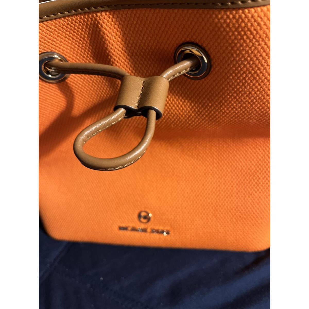 Michael Kors Suri 35T0GU2C0L Small Leather Bucket Crossbody Bag In