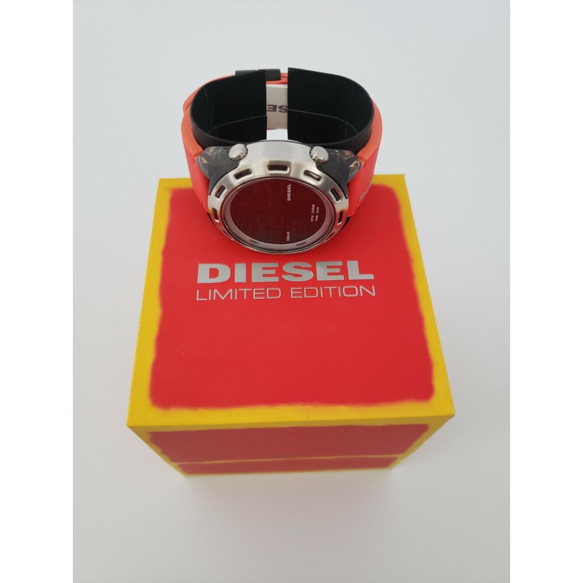 Diesel Limited-edition Men`s Crusher Digital Orange Thermochrom Watch DZ1937