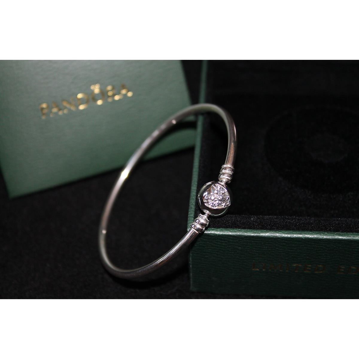 Heart of winter pandora on sale bangle