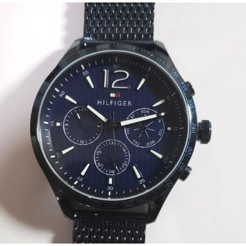 Tommy Hilfiger Business Watch with 44mm Navyblue Chronograph Face Meshbracelet