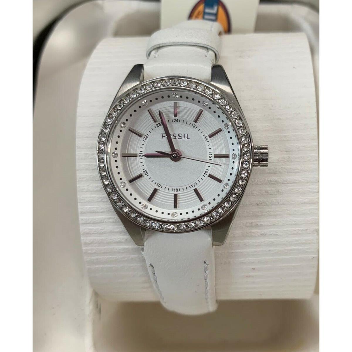 Fossil Women`s Classic White Leather Watch BQ1449