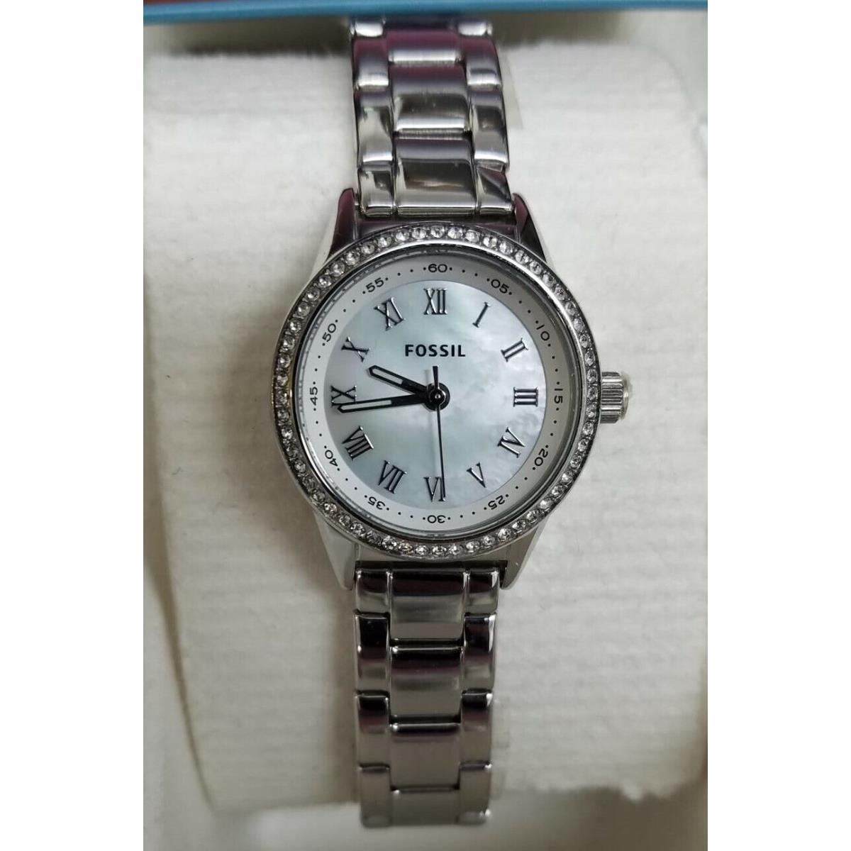 Fossil Women`s Analog Silver-tone Watch Steel Bracelet Mop Dial BQ1097