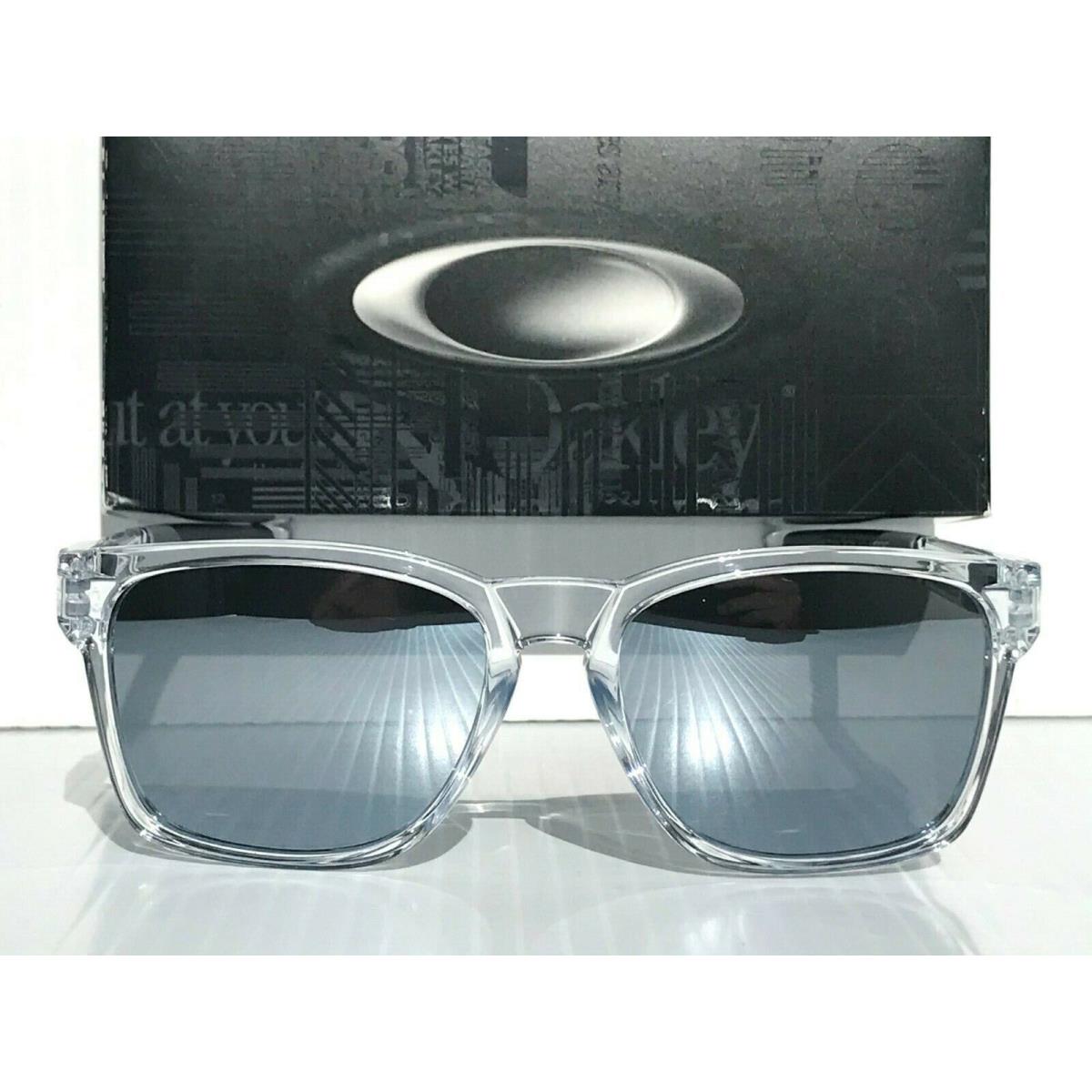 Oakley sunglasses Catalyst - Clear Frame, Silver Lens, Clear Manufacturer