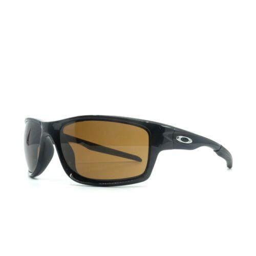 OO9225-12 Mens Oakley Canteen Sunglasses - Black Frame, Brown Lens