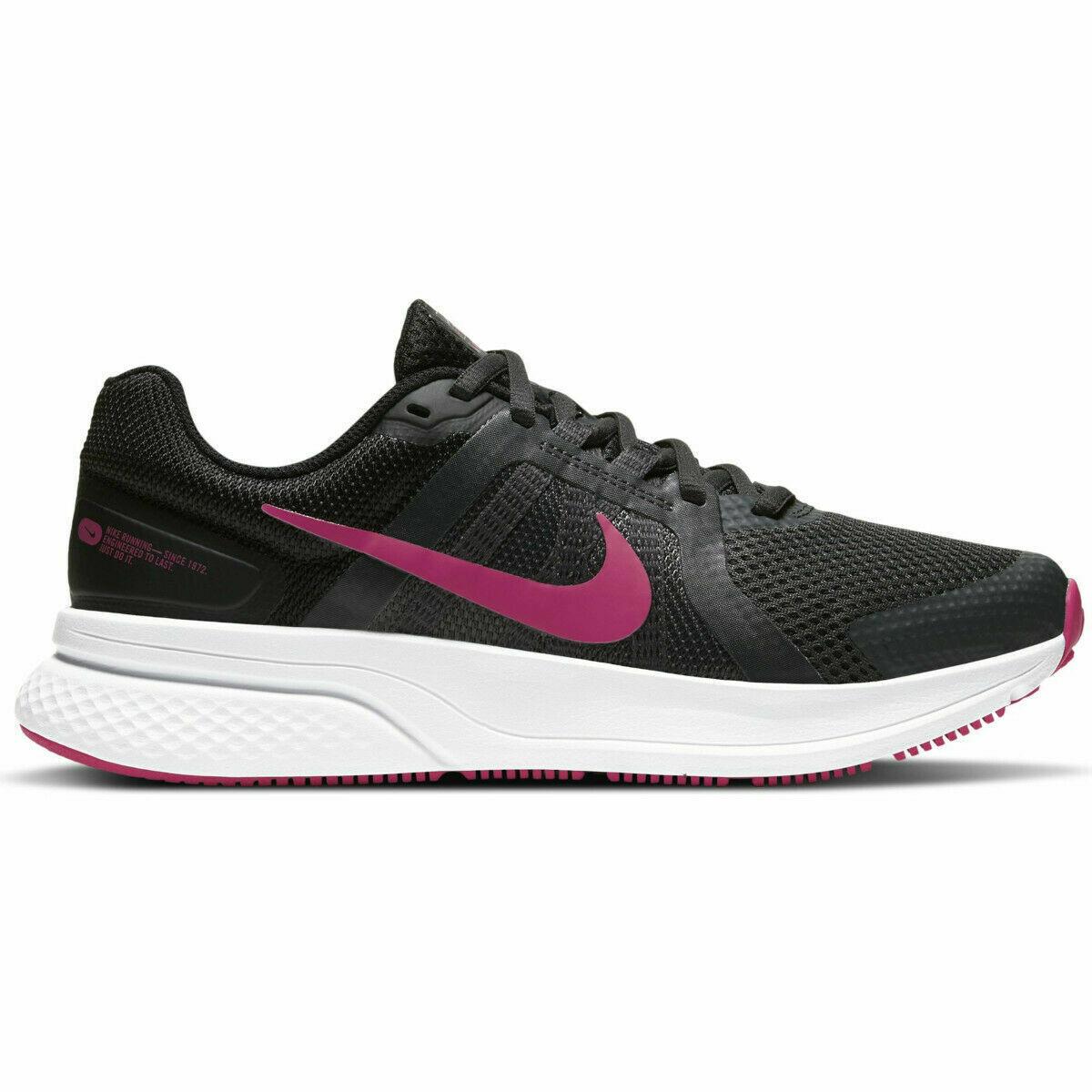 nike woman tekkies