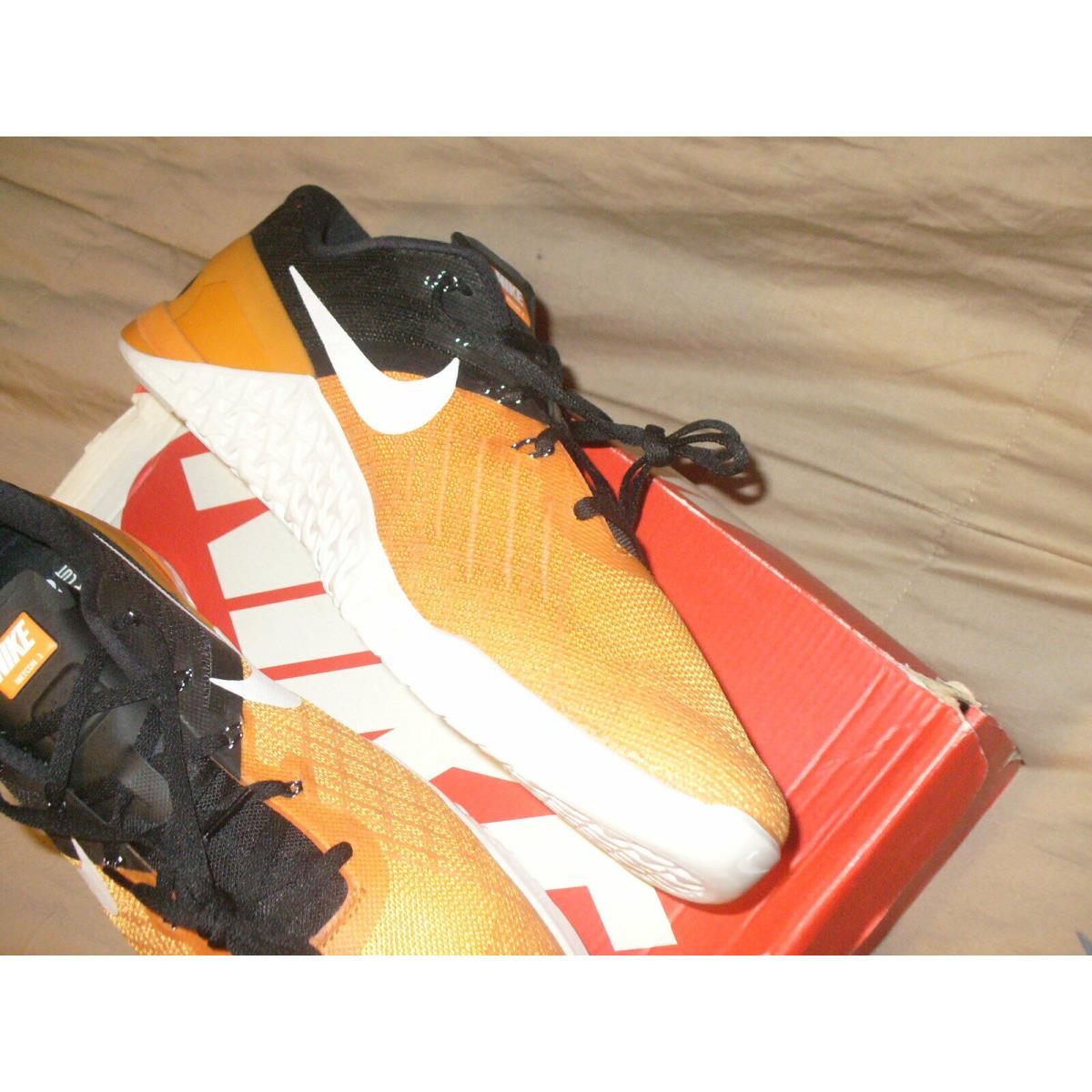 nike metcon orange black