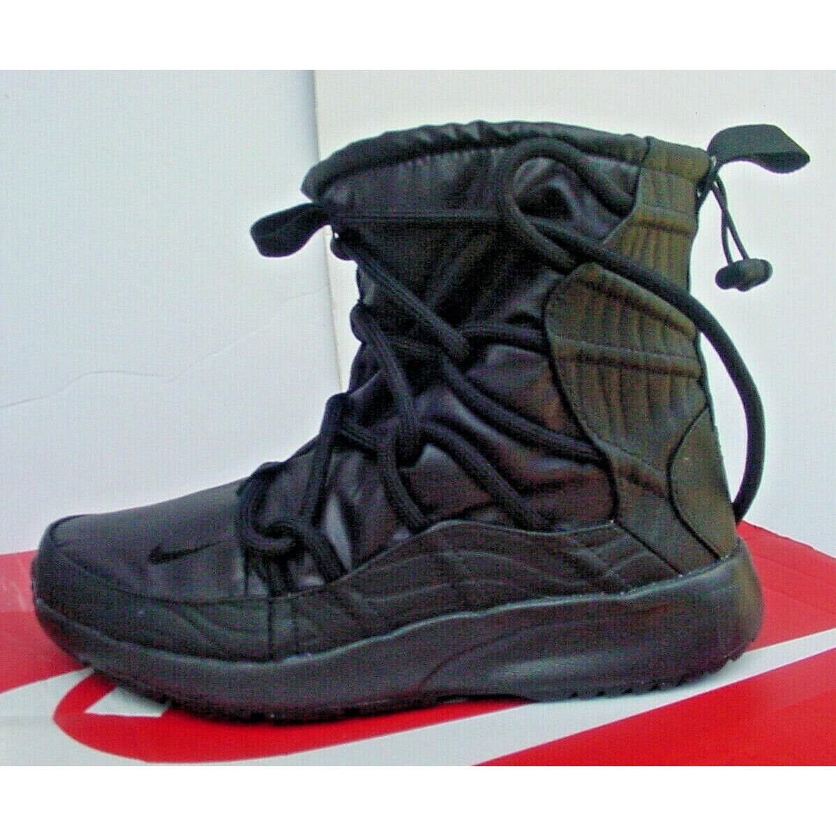 Nike Women`s Ankle Boot Black Black Tanjun High Rise AO0355-002 Short Sz 6