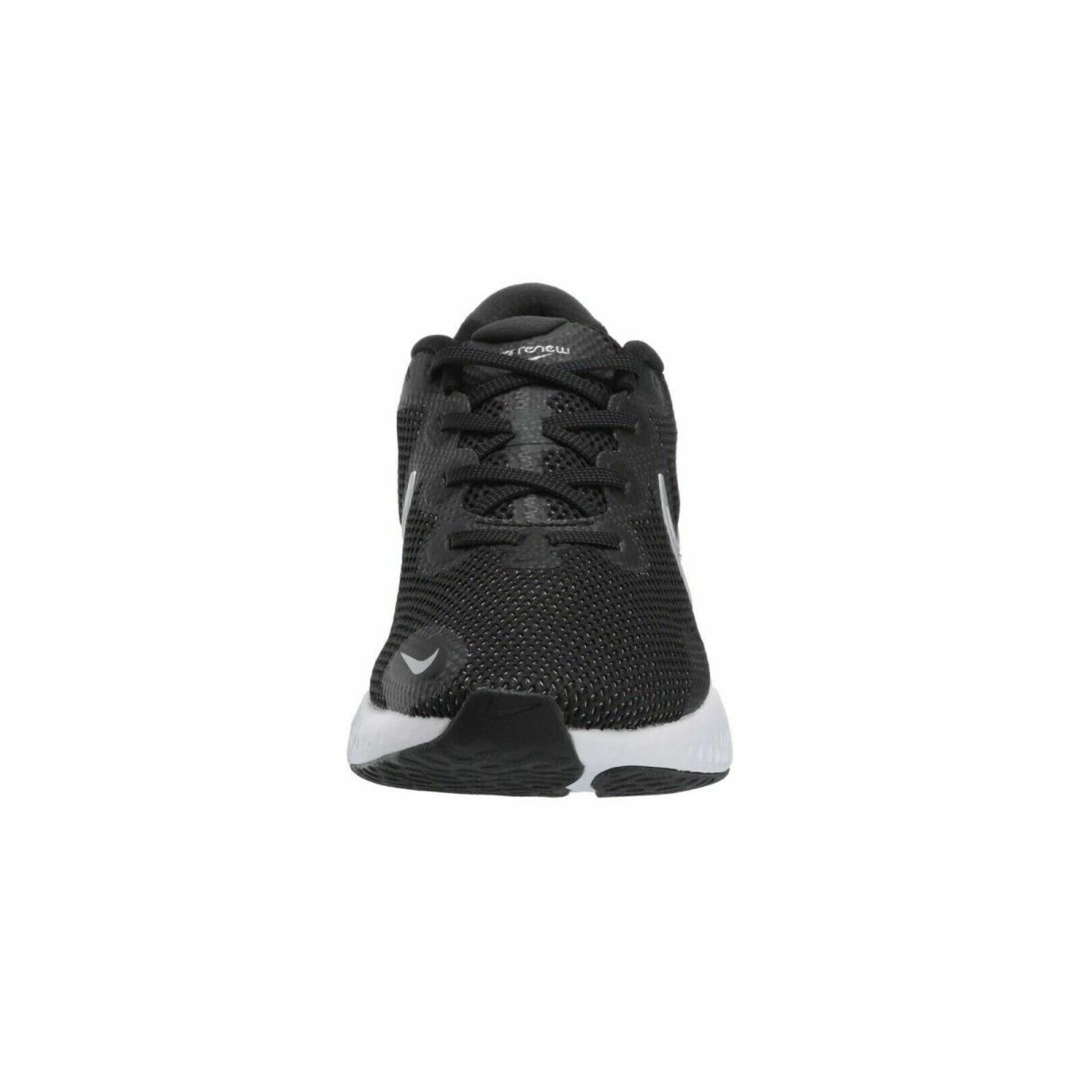 Nike shoes Renew Run - Black/Metallic Silver/White 3
