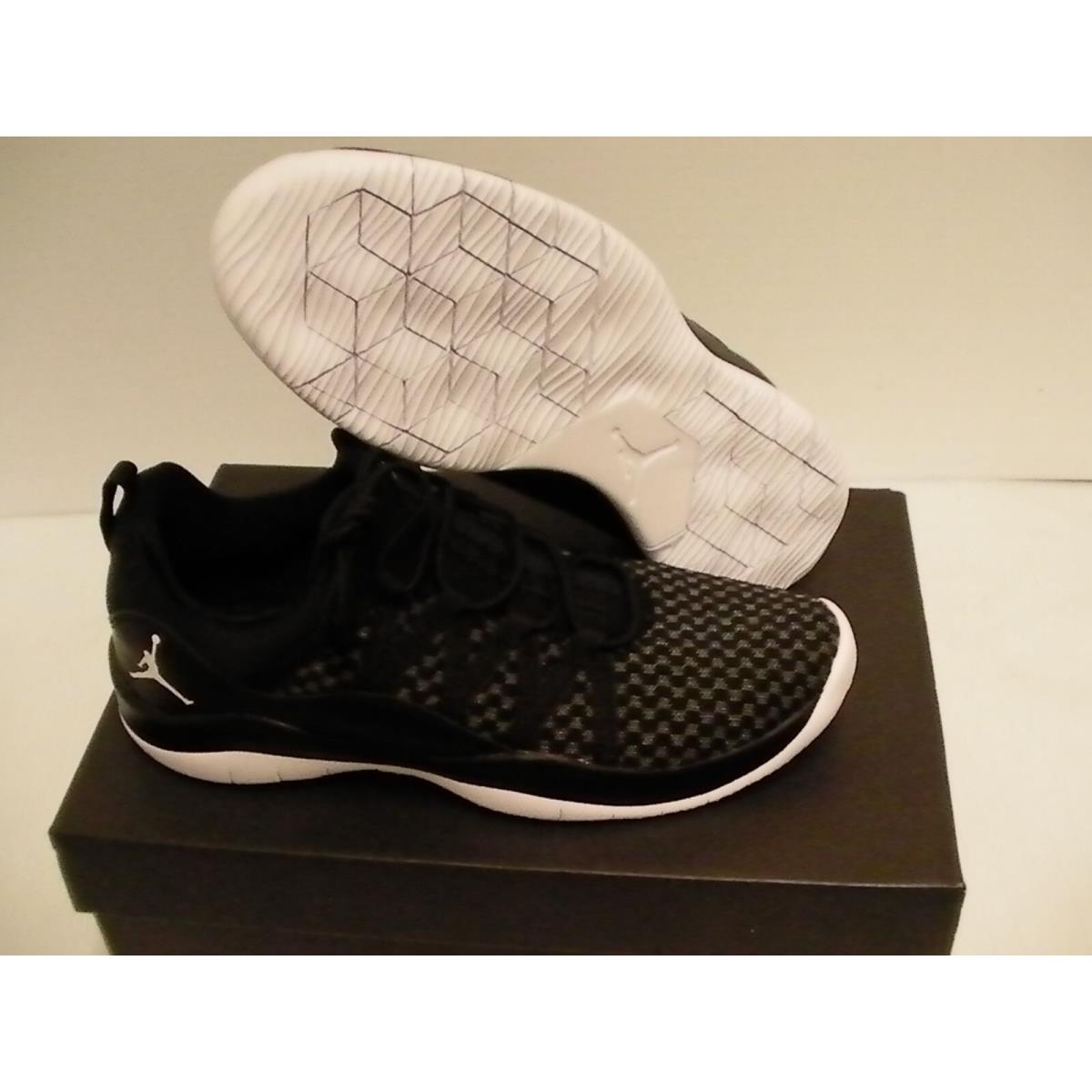 Womens Nike Jordan Deca Fly gg Running Training Shoes Size 5 Youth