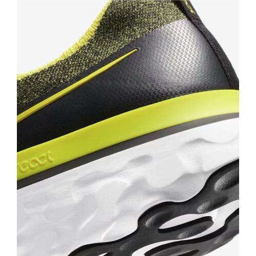 Nike shoes Infinity Run Flyknit - Black , Black/White/Anthracite/Sonic Yellow Manufacturer 4