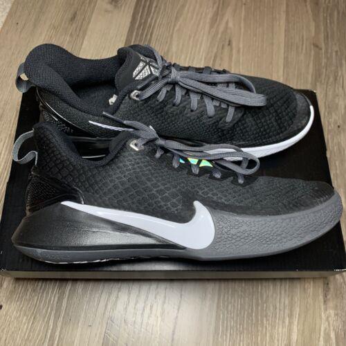 kobe mamba black and white