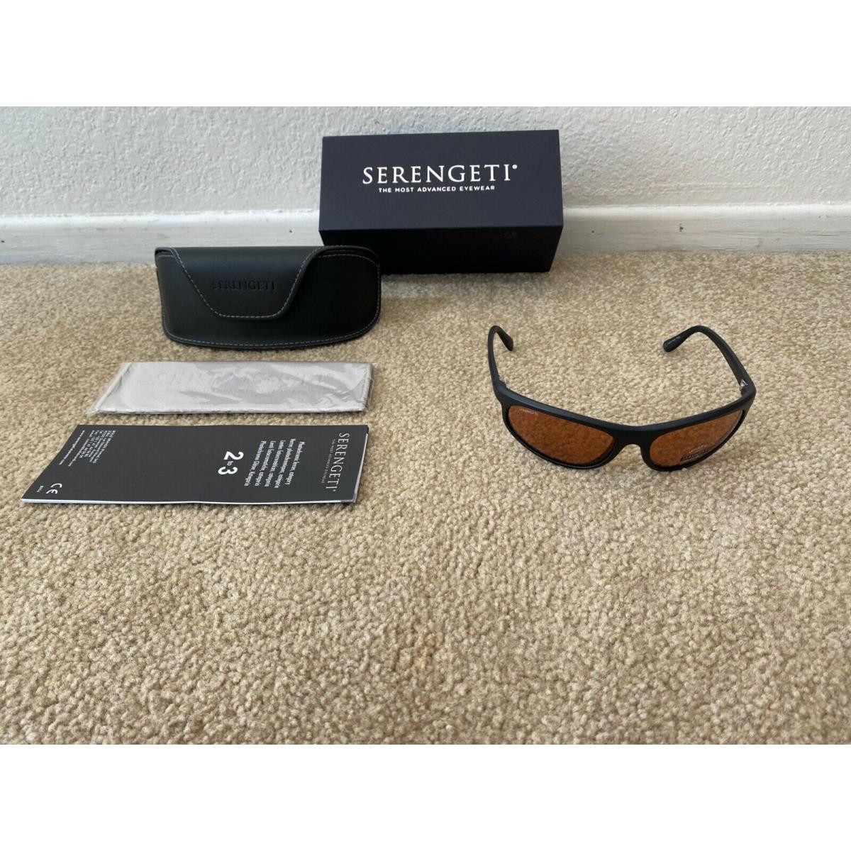 Men`s Serengeti Summit 5602 Sunglasses Photochromic Matte Black Drivers Lens