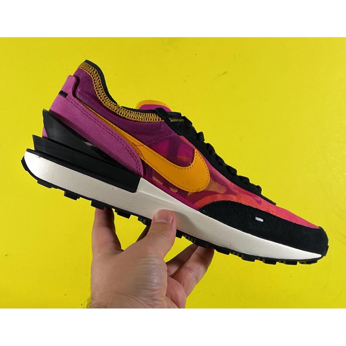 nike waffle fuchsia