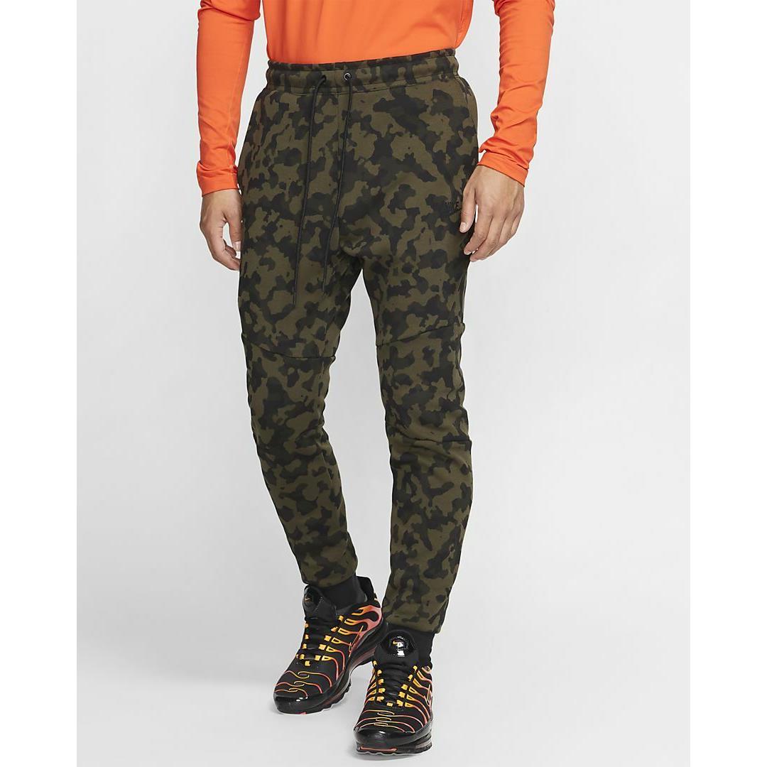 CJ5981-222 Men`s Nike Sportswear Tech Fleece Camo Jogger Pant Medium