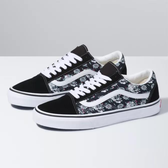 white vans with skulls