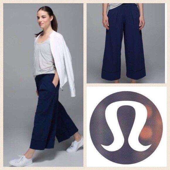 Lululemon For The Yin Wide Leg Pleat Pant Deep Navy Size 4 - 7/8 Length