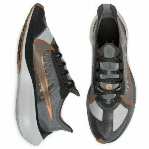 nike zoom gravity black gold