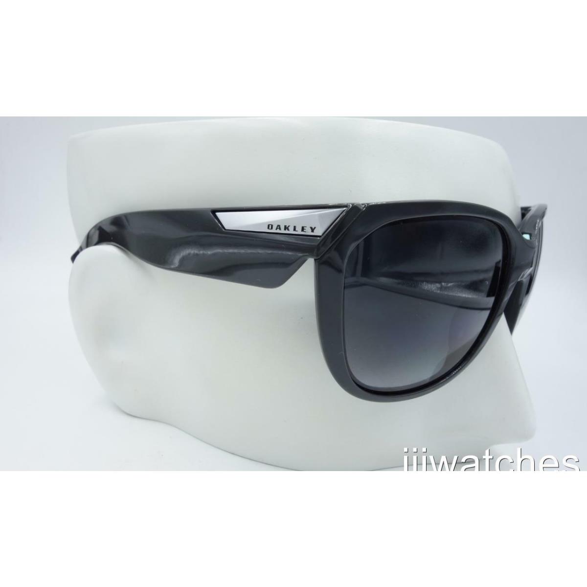 Oakley Rev Polarized Carbon Gray Gradient Women Sunglasses OO9432-0559 ...