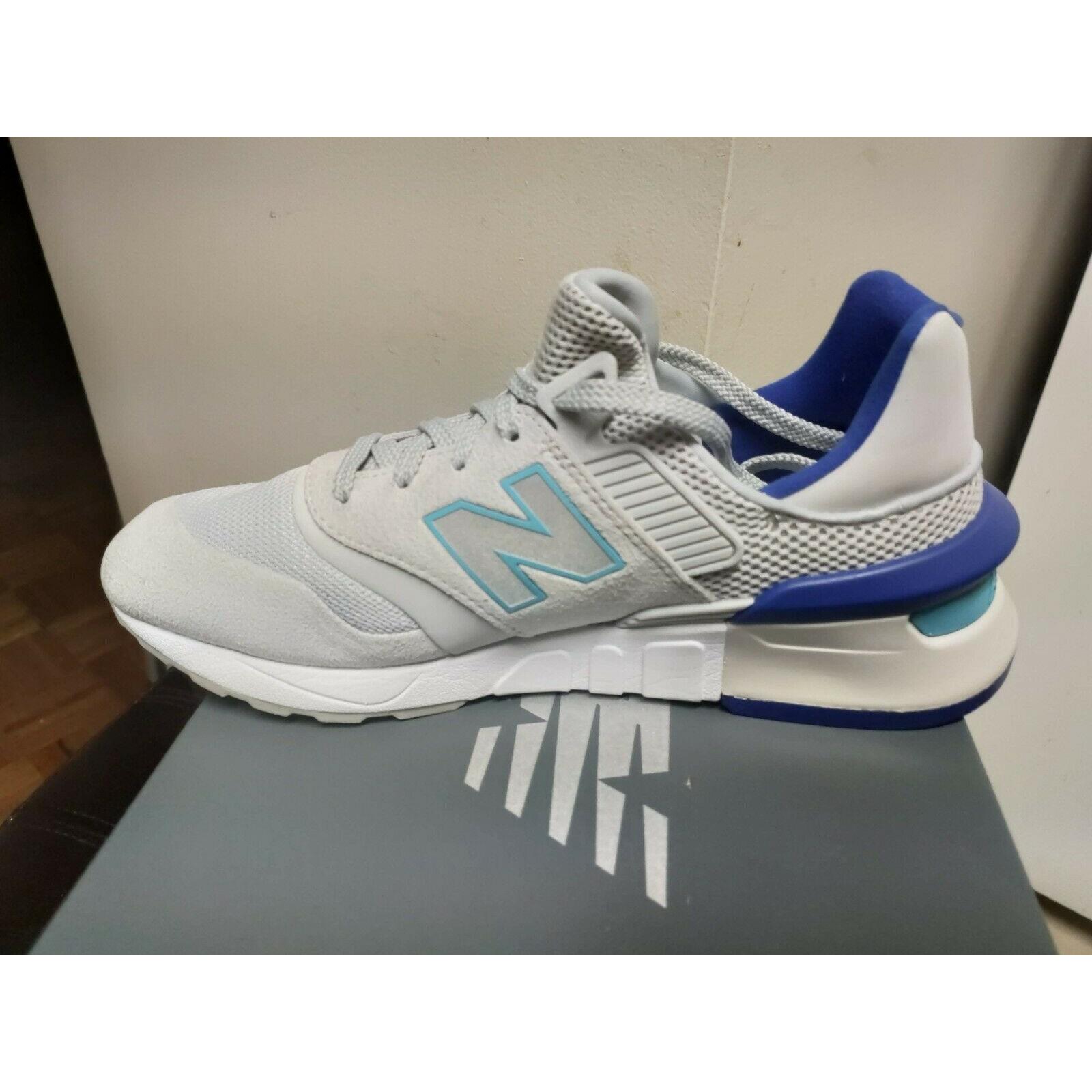 the bay new balance shoes