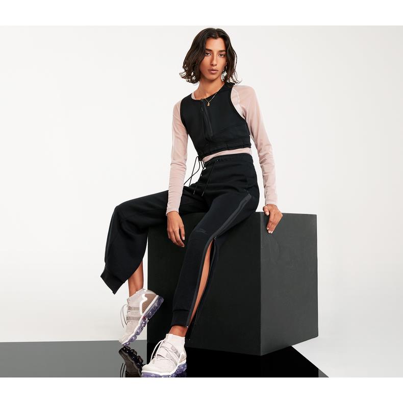 Nike Sportswear Tech Fleece Women Pants Size Medium Style BV7115 010