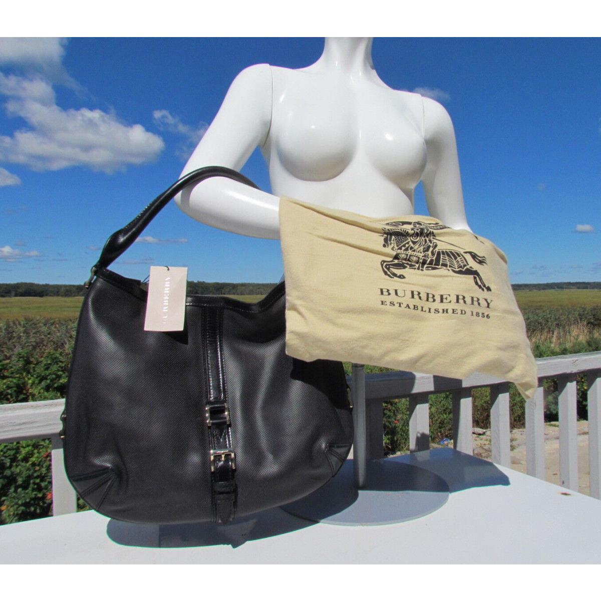 Burberry Grafton Hobo Purse Italy Black Leather Beat Check Lining Sleeper -  Burberry bag - 5045625133365 | Fash Brands