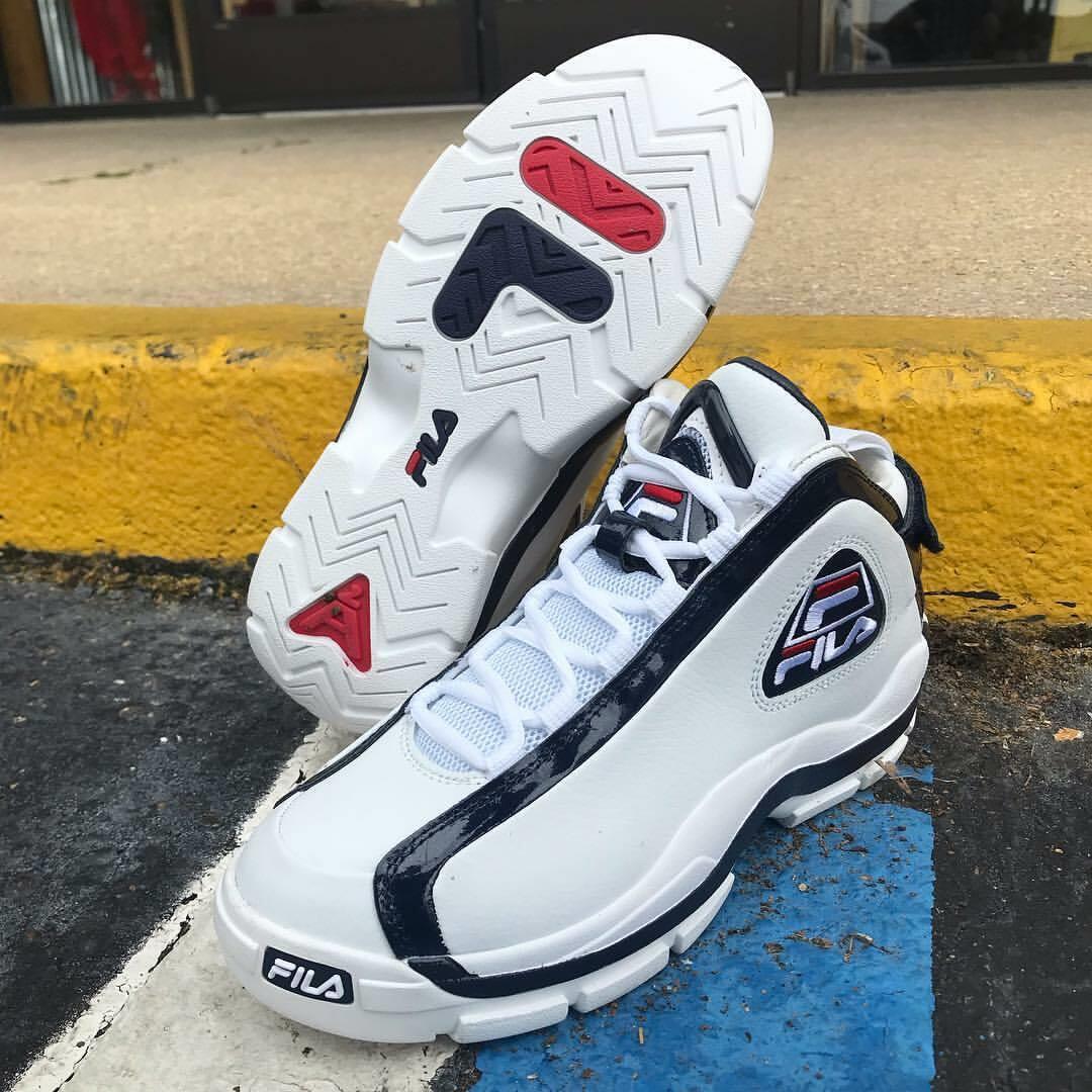 2pac orders fila shoes