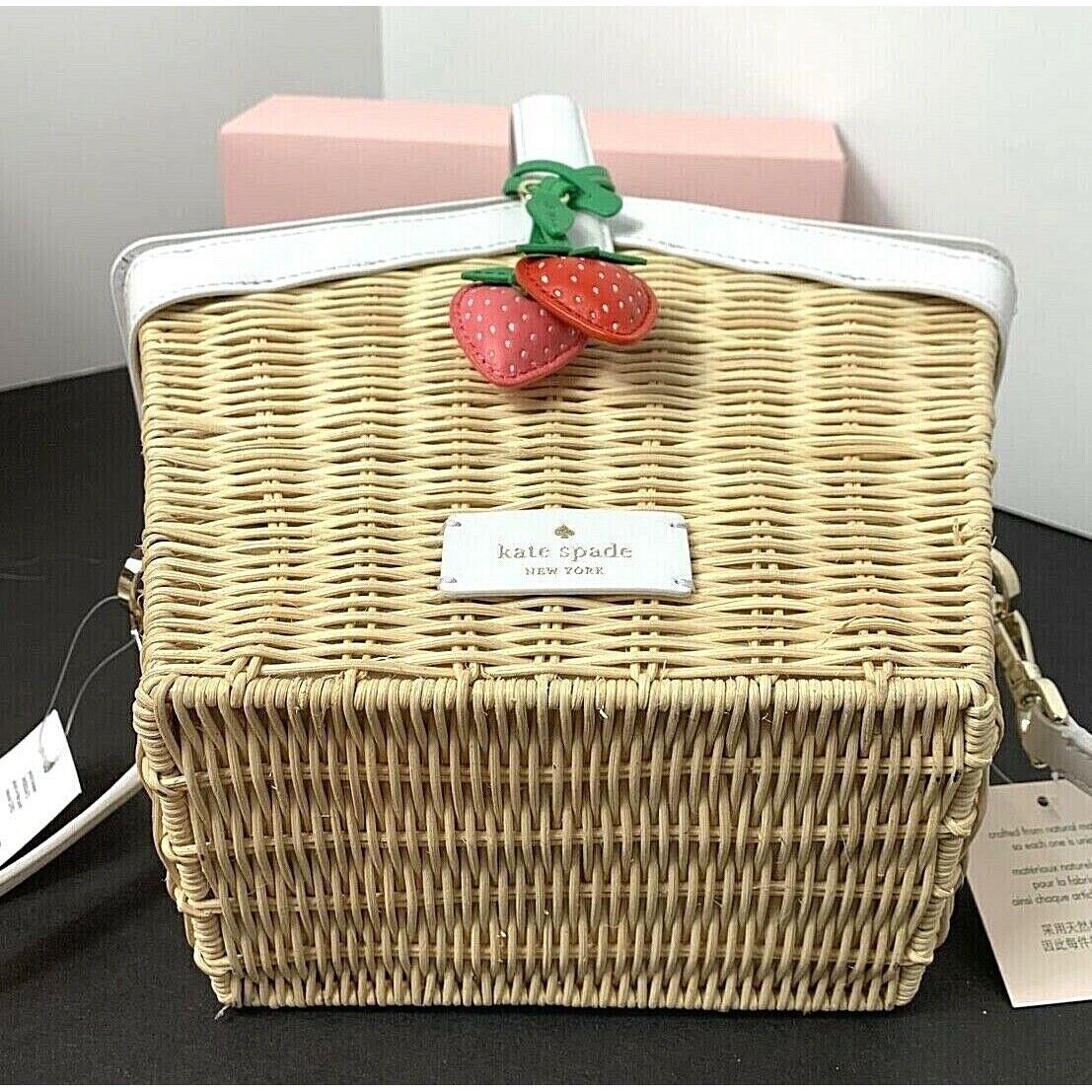 Kate Spade Wicker Picnic in The Park Basket Strawberries Soo Cute