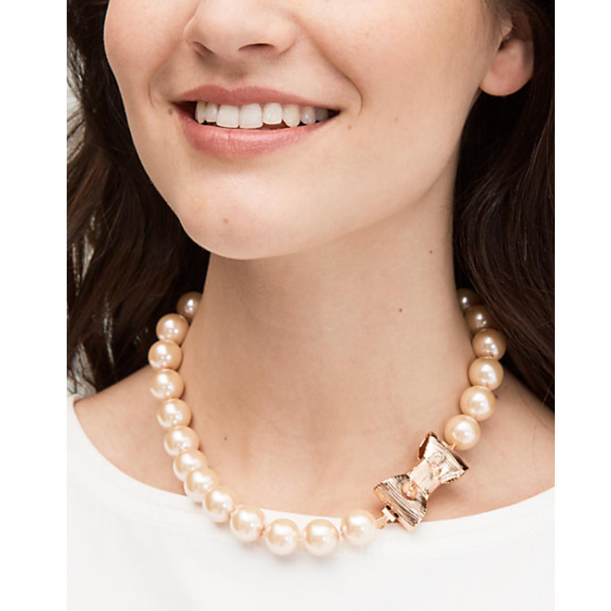 all wrapped up in pearls short necklace