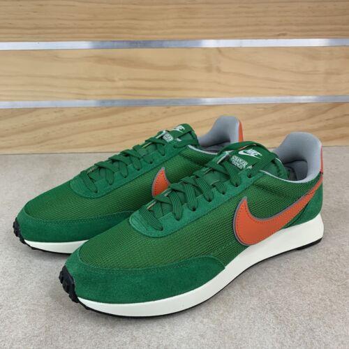 nike stranger things tailwind green