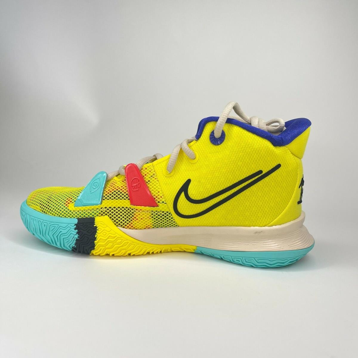 Nike shoes Kyrie - Yellow Strike 2