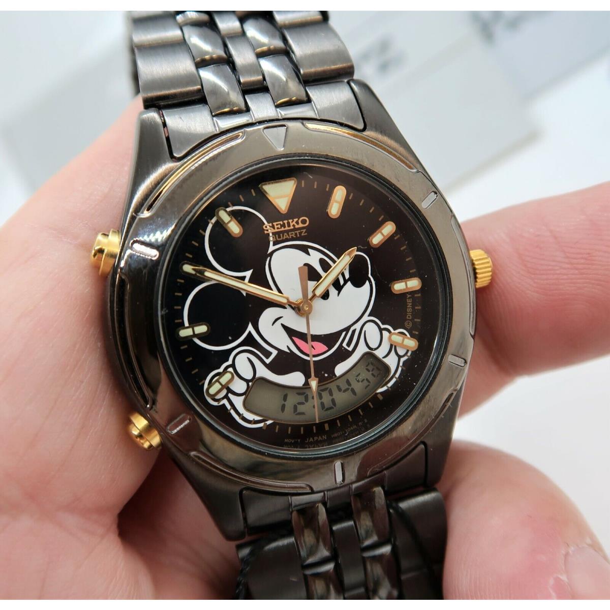 Mickey Mouse Seiko H801-7011 Black Chrono W/box Mens Character Watch Mib R5-04