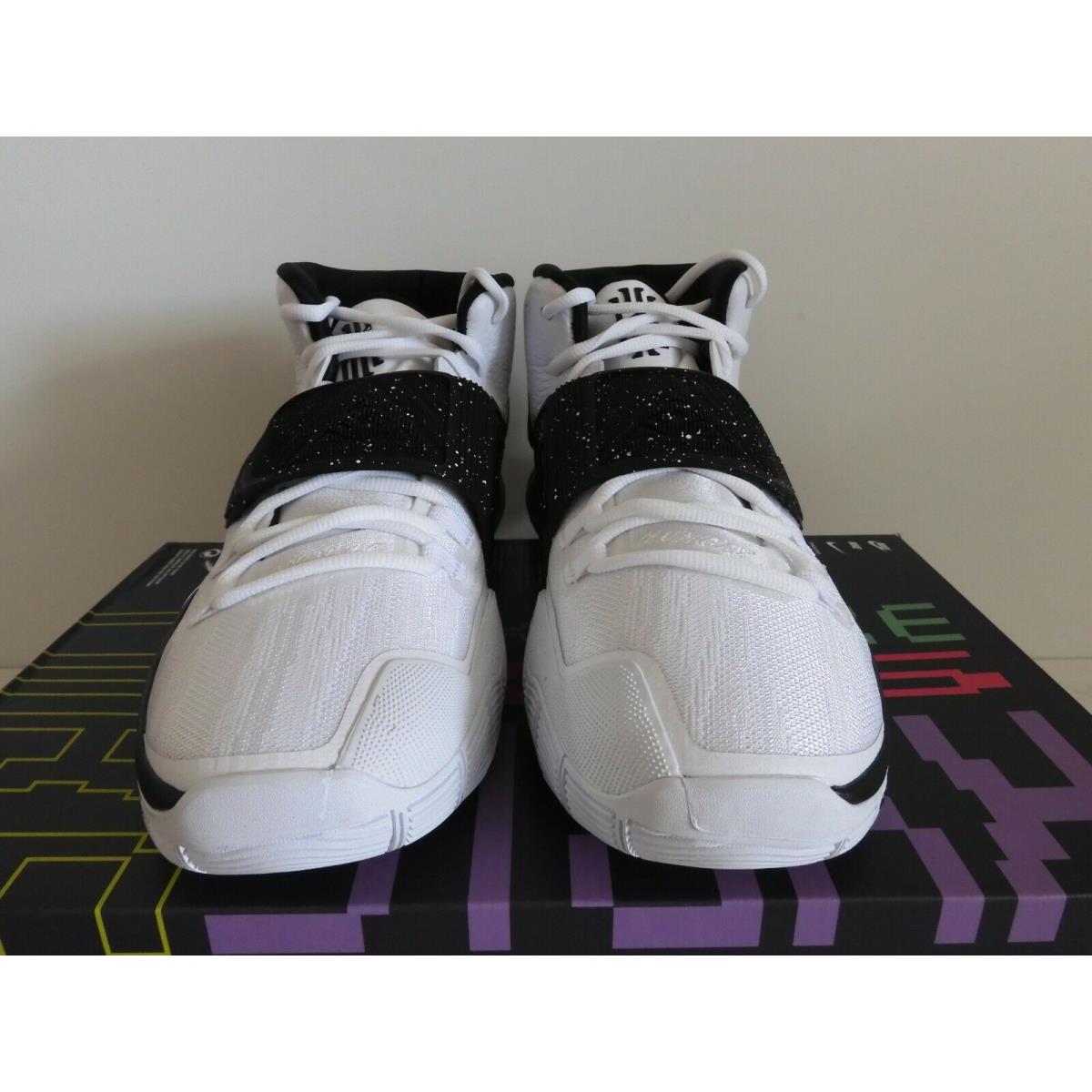 Nike shoes Kyrie - White 1