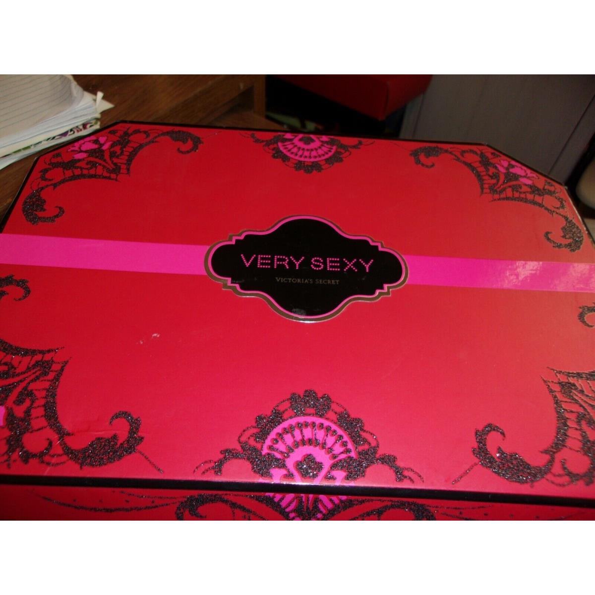 Victoria`s Secret Very Sexy 4 Piece Fragrance Lotion Gift Set Deluxe