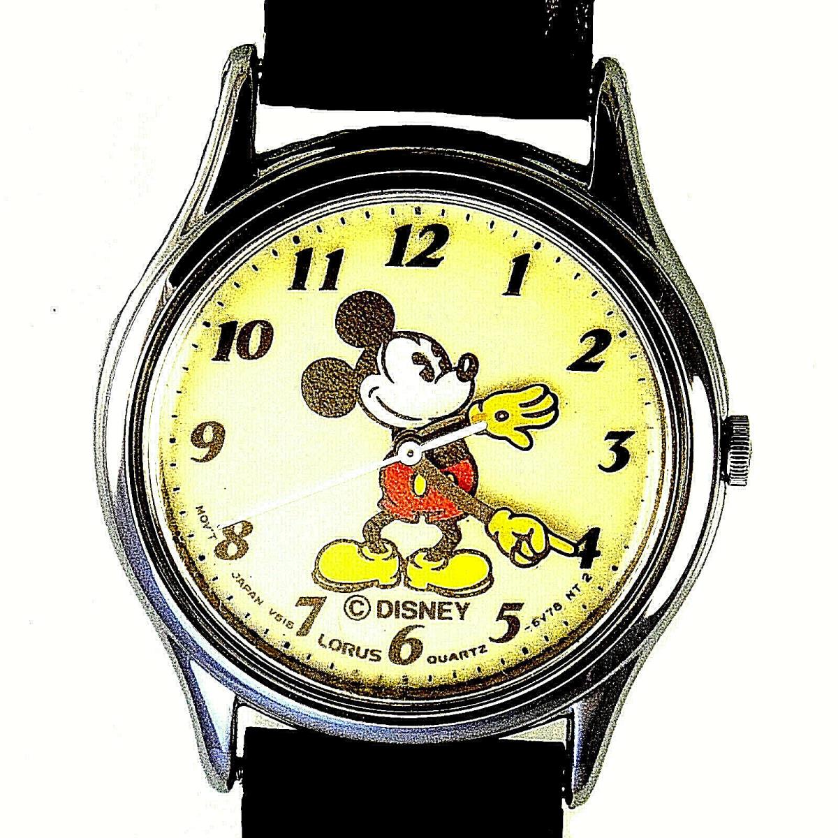 Lorus Mickey Mouse Glow In The Dark Lumibrite Dial Hands Point Time Quarts Watch