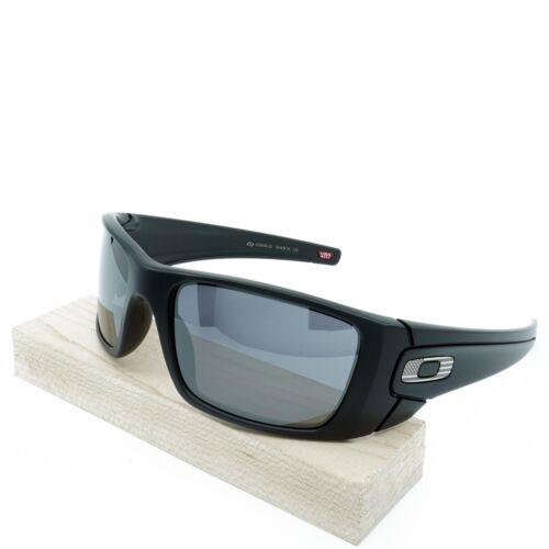 OO9096-82 Mens Oakley Fuel Cell Sunglasses - Black Frame