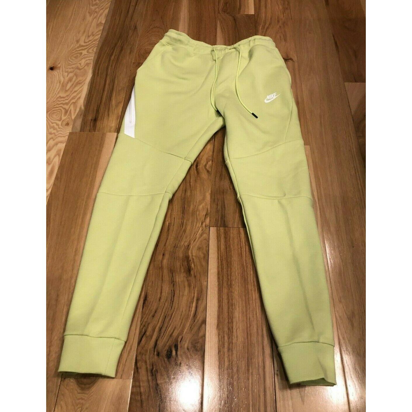 limelight nike tech fleece