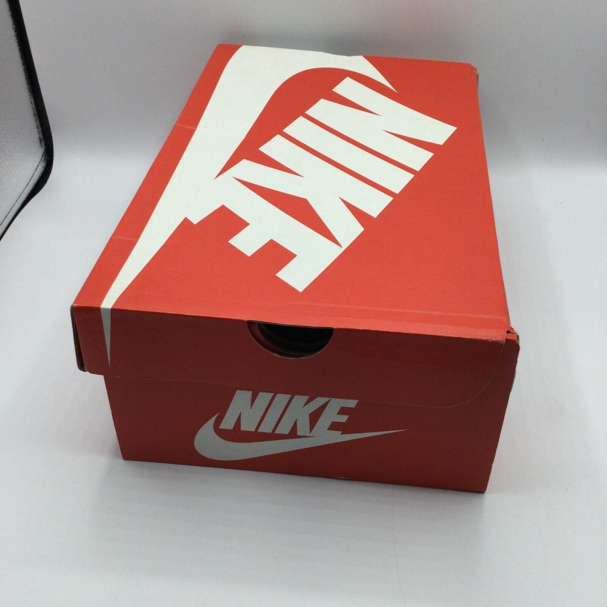 box sepatu nike