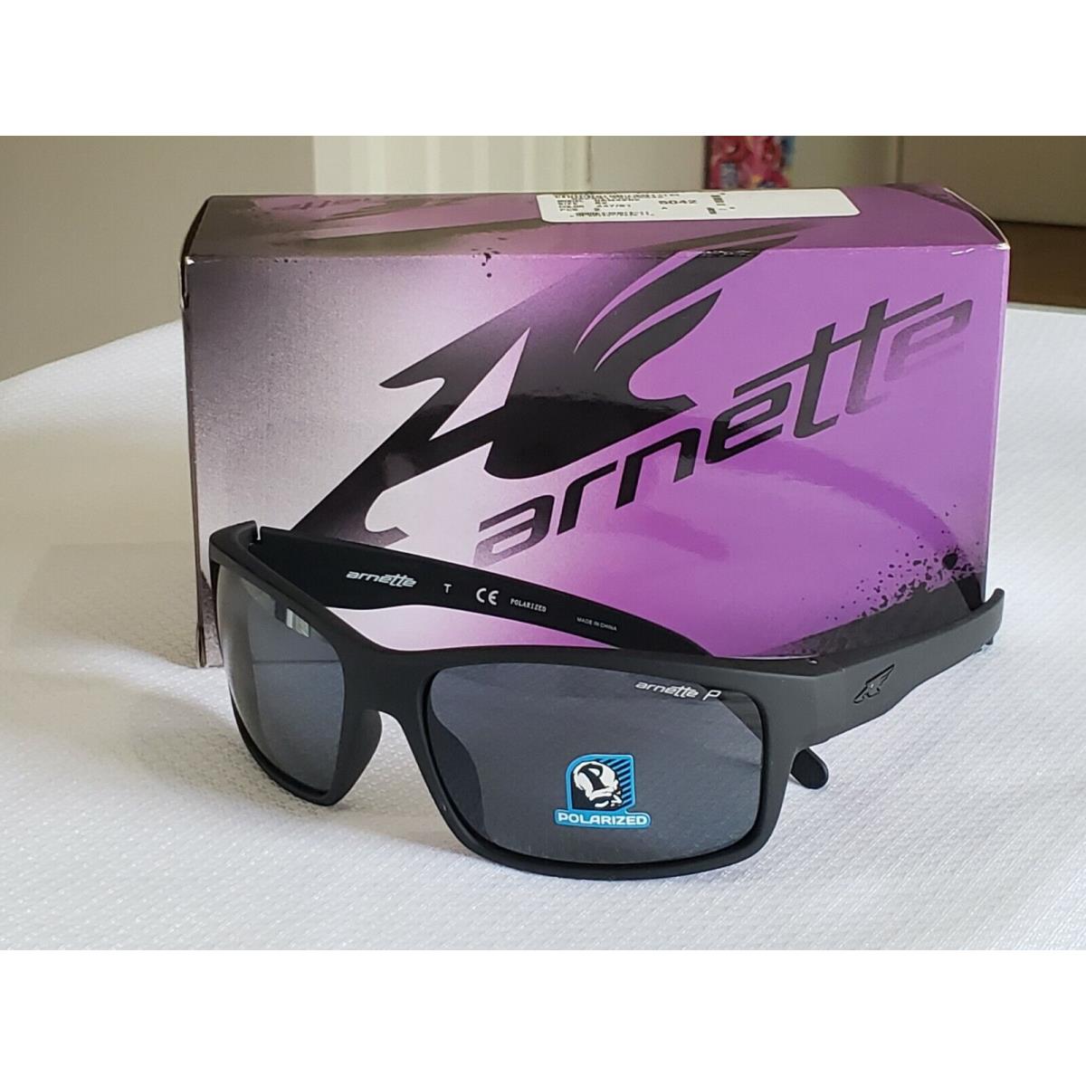 Sunglasses Arnette Fastball AN4202 - 06 447 / 81 Matte Black / Polarized