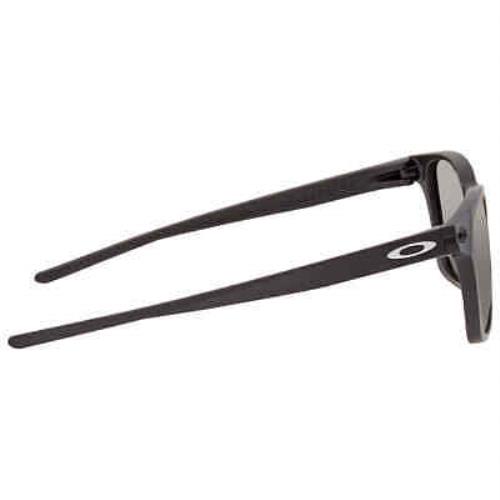 Oakley sunglasses  - Frame: Black, Lens: Gray