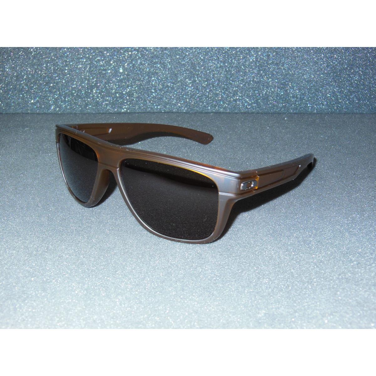Oakley Breadbox Sunglasses Matte Dark Amber/dark Grey Sport Retro Bread Box