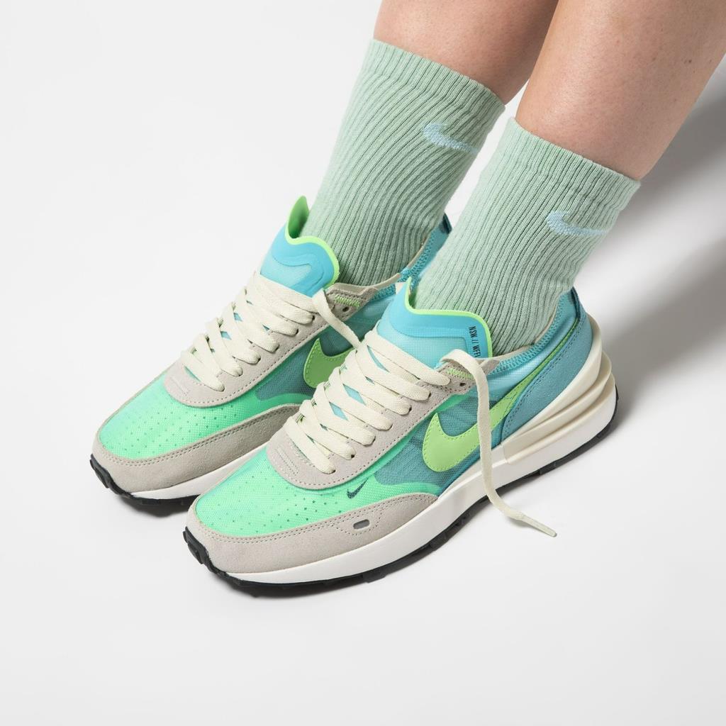 nike waffle one aqua