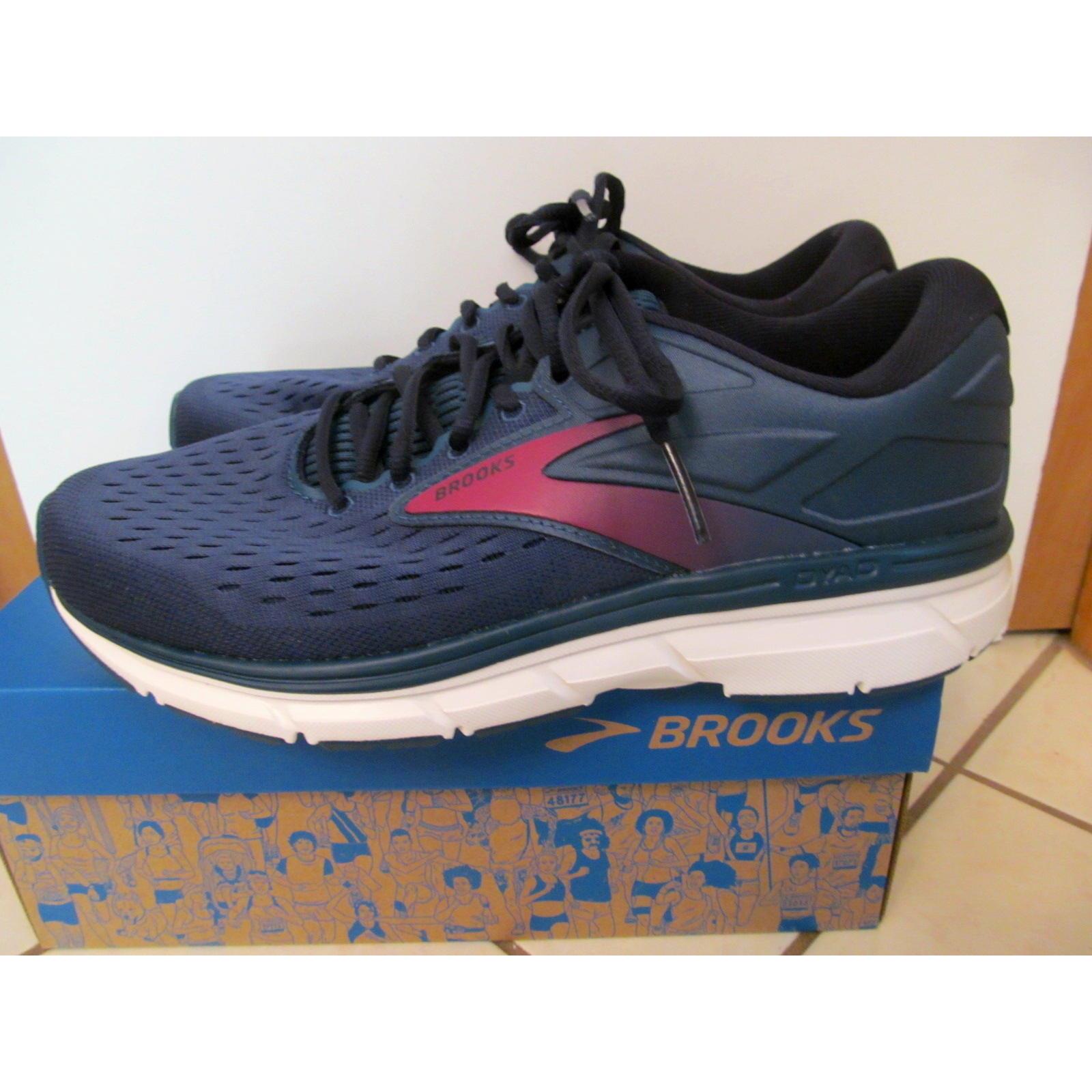 Brooks Dyad 11 Women`s Size 10.5 D Running Shoes Sneakers Wide