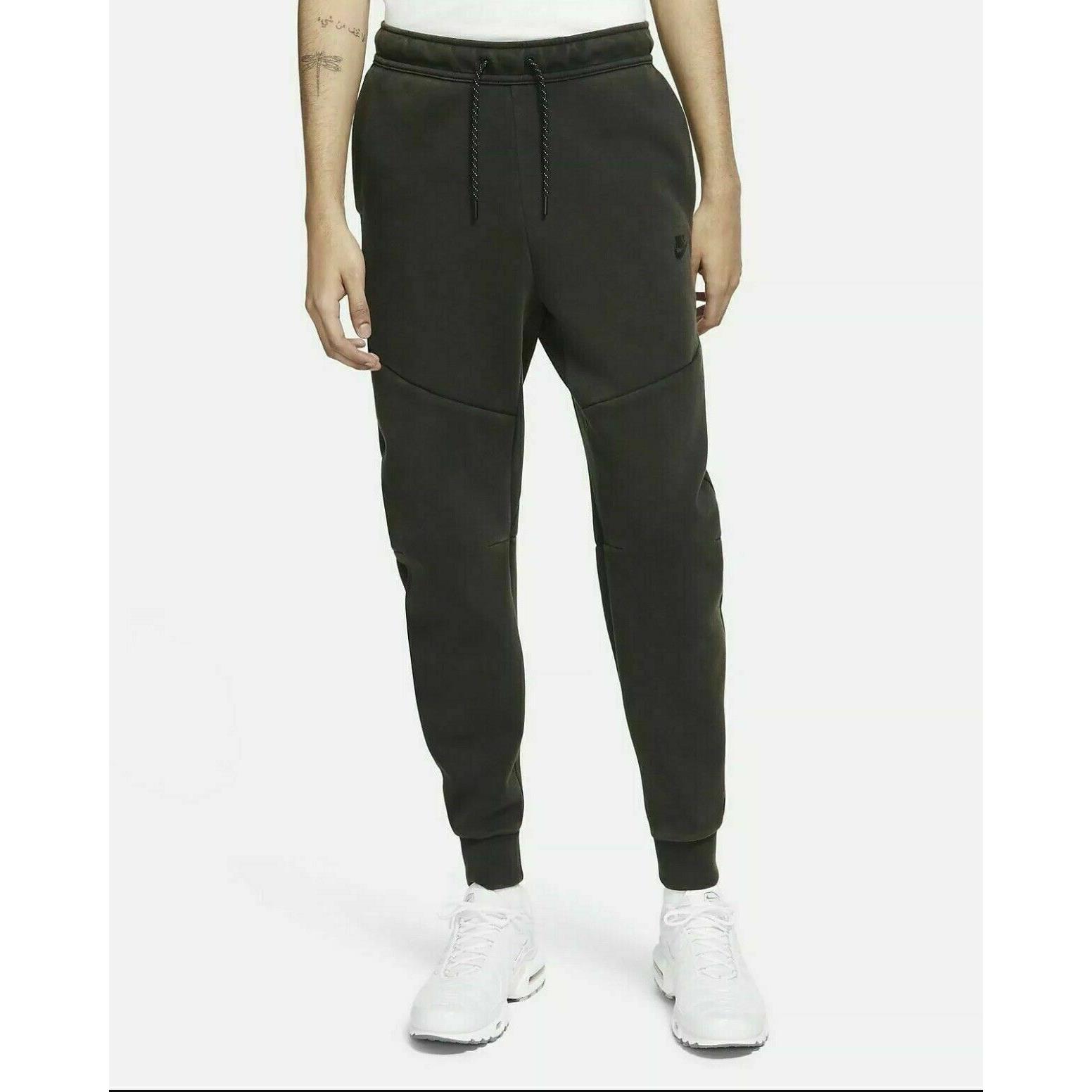 Nike Sportswear Tech Fleece Joggers Men`s Sweatpants Pant Black CZ9918-010