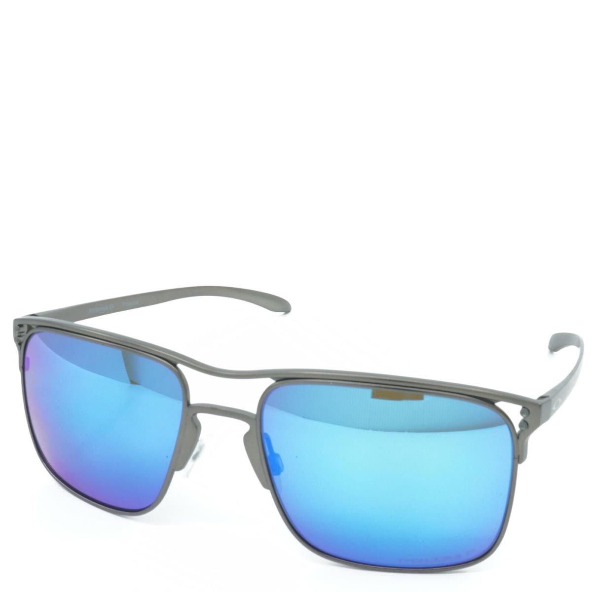 OO6048-04 Mens Oakley Holbrook TI Polarized Sunglasses - Frame: Silver, Lens: Blue