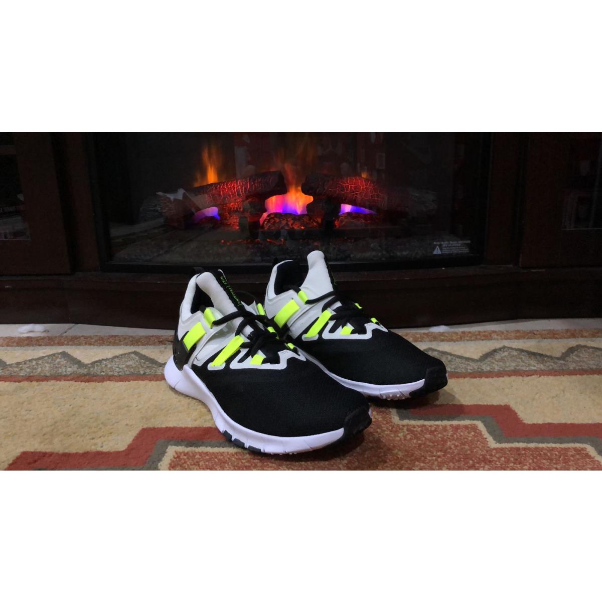 Nike deals Flexmethod Trainers Black/Volt-Spruce Aura BQ3063-008 Men's Sz 10 LKNW