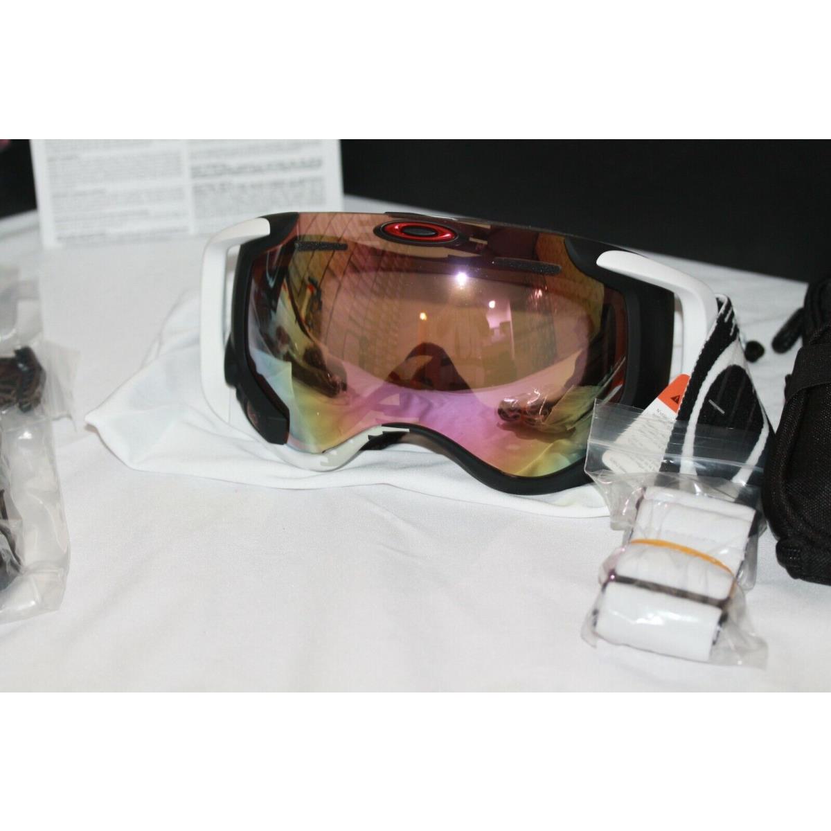 Oakley Airwave 1.5 Ski Goggles OO7049 59-451J White W/ VR50 Pink Iridium Wi-fi