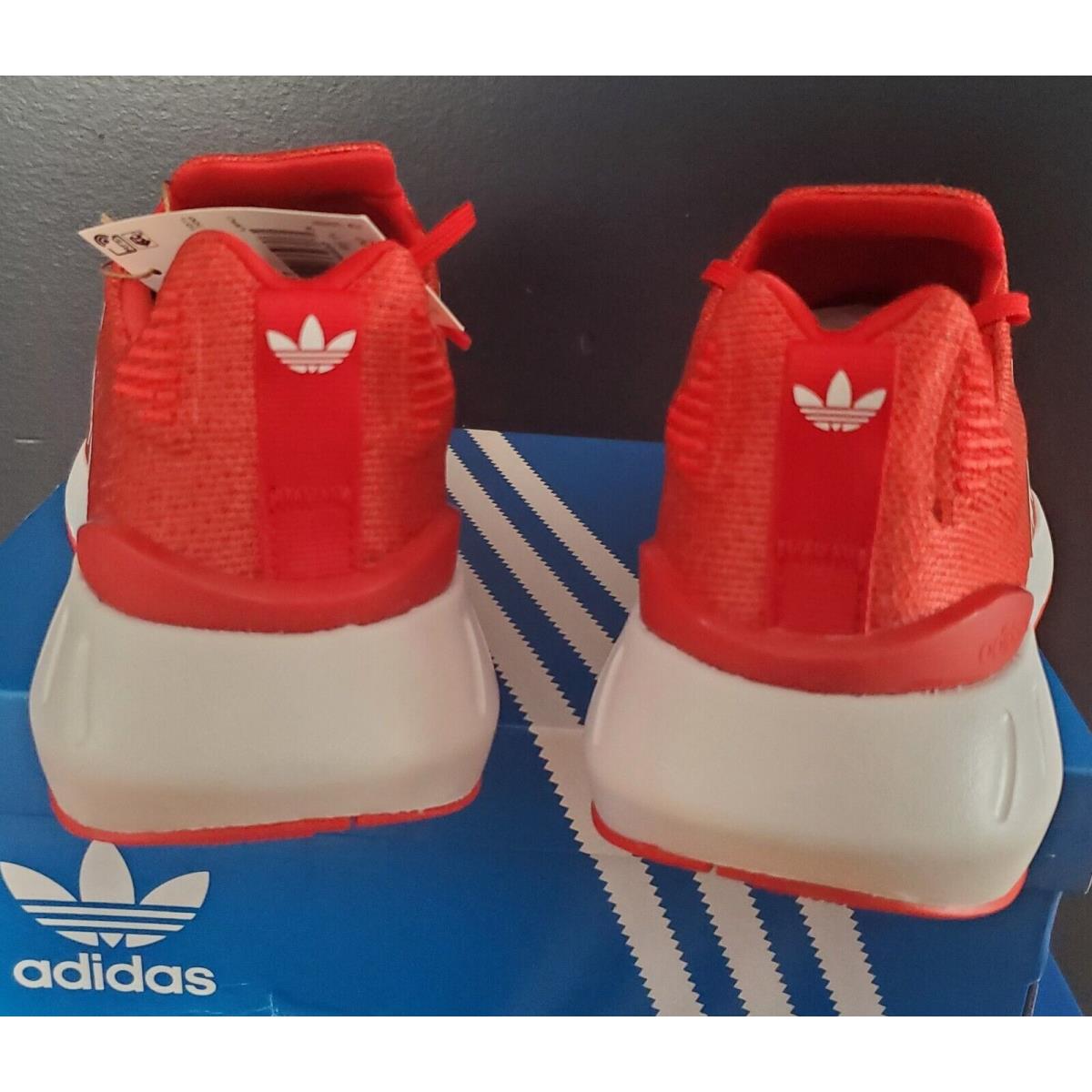 Adidas shoes Swift Run - Vivid red/footwear white 1